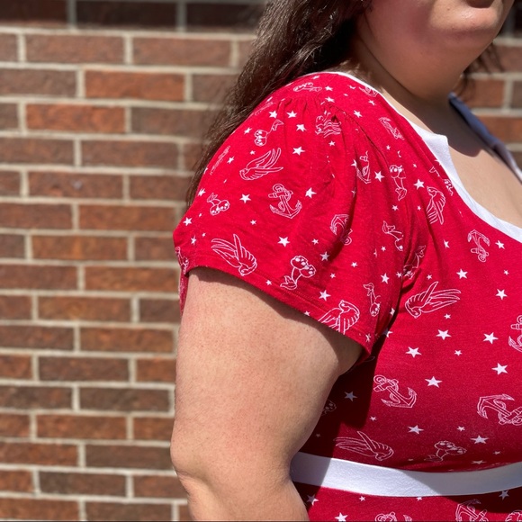 Red pinup sailor dress - Picture 4 of 11